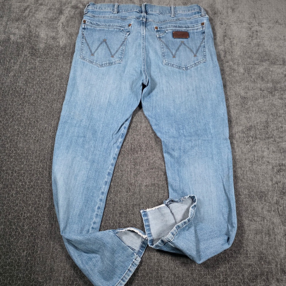 Wrangler Retro Slim Straight Jeans Light Wash Denim Mens 34x32 Distressed Cowboy